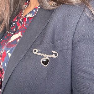 Vintage 925 Sterling Silver Safety Pin Brooch with Black Onyx Heart Pendant 9g